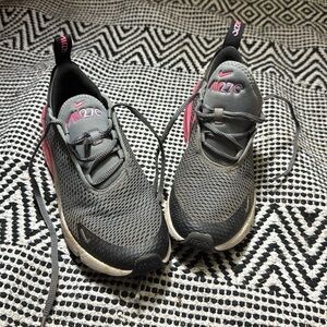 VGUC Nike Air 270 youth girls size 3